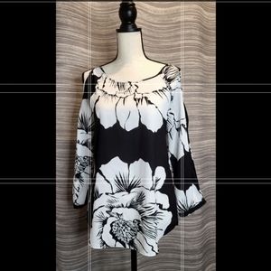 New York & Company Floral Cold-Shoulder Blouse in Size Small